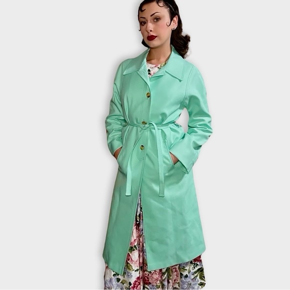 Sold - Picture 3 of 5